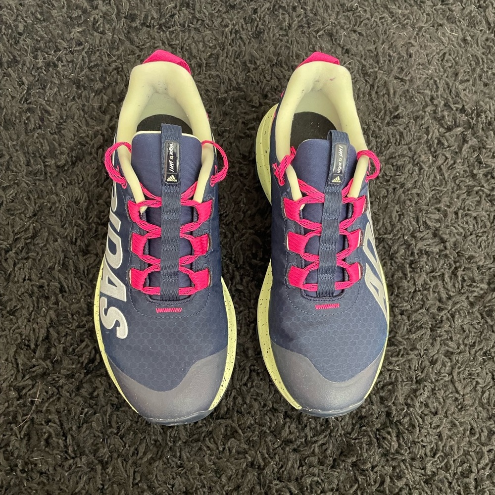 Adidas vigor 6 running shoes. Supercloud.